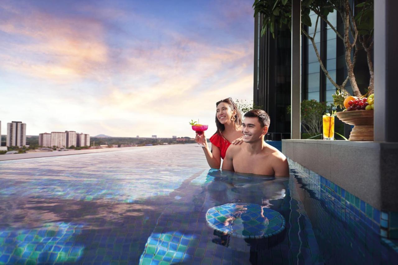 Doubletree By Hilton Shah Alam I-City Zewnętrze zdjęcie Infinity Pool