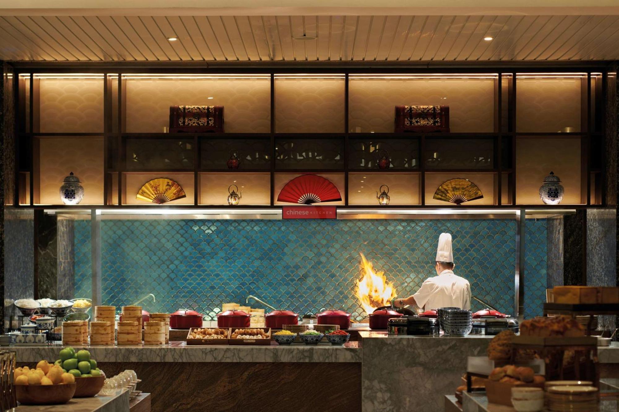 Doubletree By Hilton Shah Alam I-City Zewnętrze zdjęcie Live kitchen at the hotel