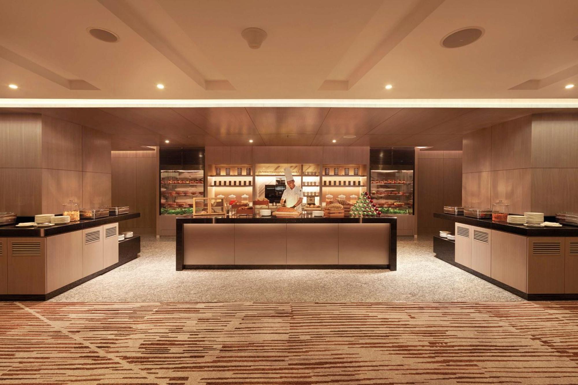 Doubletree By Hilton Shah Alam I-City Zewnętrze zdjęcie The new lounge at Hong Kong International Airport